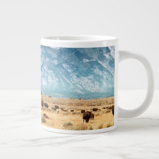 グランドテトン山脈の下のバッファロー ジャンボコーヒーマグカップ (右)