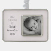 グランドパのクリスマスパーソナライズされた第1回名写真 シルバープレートフレームオーナメント (正面)