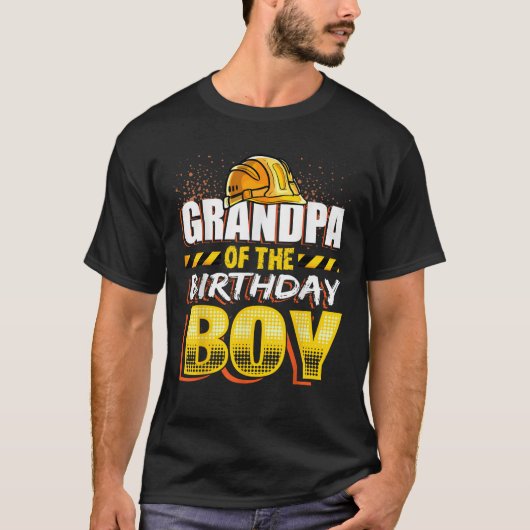 グランドパオブザ誕生日ボーイ建築ハット誕生 Tシャツ (正面)