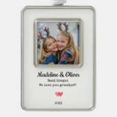 グランドパファミリー写真のパーソナライズされたクリスマス シルバープレートフレームオーナメント (正面)