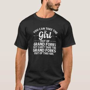 グランドフォークスとノースダコタの贈り物から出た少女おもしろい Tシャツ