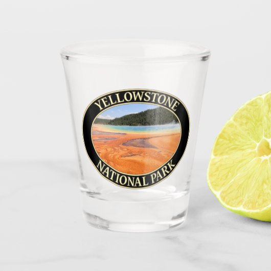 グランドプリズマティック春アットイエローストーンナショナルPrk ショットグラス (正面)