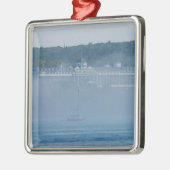 グランドホテルスルーザフォグ メタルオーナメント (左)