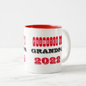 グランパに昇格 – カスタマイズ可能な年 ツートーンマグカップ (正面右)