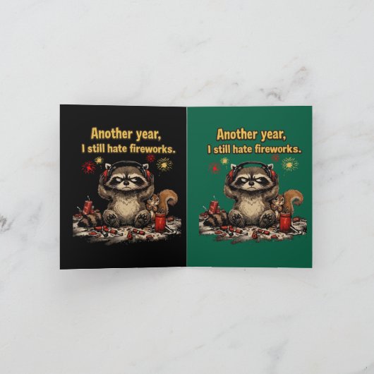  グランピーなアライグマのイライラした花火嫌いの4th of July カード (内部)