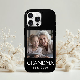 グランマ エスタブリッシュド タイポグラフィー 写真 ブラック iPhone 16ケース