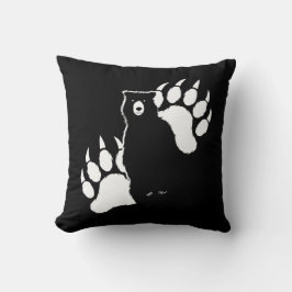 グリズリーベアと足跡グラフィックデザイン クッション