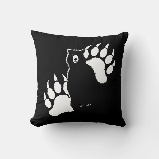 グリズリーベアと足跡グラフィックデザイン クッション (正面)