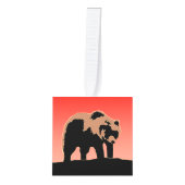 グリズリーベアーアットサンセット – オリジナルワイルドライフアート キューブオーナメント (正面)