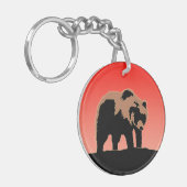 グリズリーベアーアットサンセット – オリジナルワイルドライフアート キーホルダー (正面左)