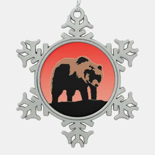 グリズリーベアーアットサンセット – オリジナルワイルドライフアート スノーフレークピューターオーナメント (正面)