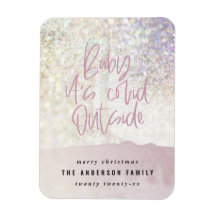 グリッターの上品なベビーはクリスマスの外でコーディ