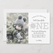 グリッターの雪片1番目の誕生日サンキューカード 招待状 (正面)