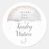 グリッターソフトグレーの水彩傘のベビーシャワー ラウンドシール (正面)