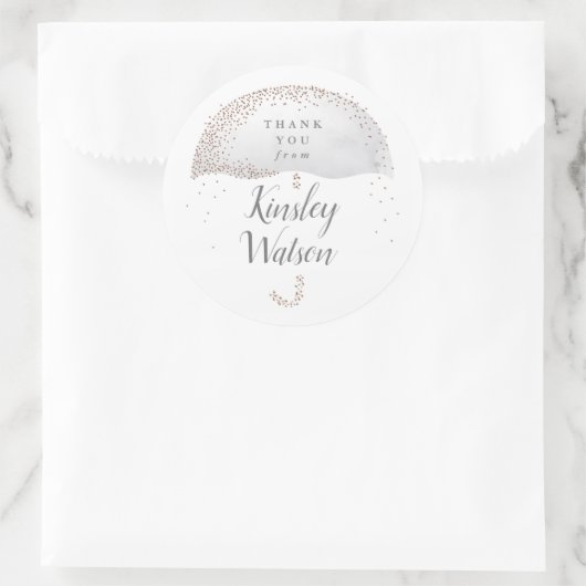 グリッターソフトグレーの水彩傘のベビーシャワー ラウンドシール (バッグ)