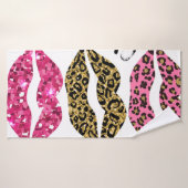 グリッタータイポグラフィプリント（唇パターン） バスタオル (バスタオル)