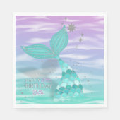 グリッターティール（緑がかった色）マーメイドハッピーバースデー名&任意の年齢 スタンダードランチョンナプキン (正面)