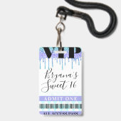 グリッタードリップマーメイドティール（緑がかった色）パープルスウィート16 VIPパス バッジ (Back with Lanyard)