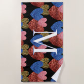 グリッターハートズグモダンラムモノグラム ビーチタオル (正面)