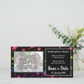 グリッターレインボースターゲイ結婚の誕生日写真 セーブザデート (スタンド正面)