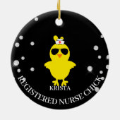 グリッター登パーソナライズされた録ナースシック セラミックオーナメント (裏面)