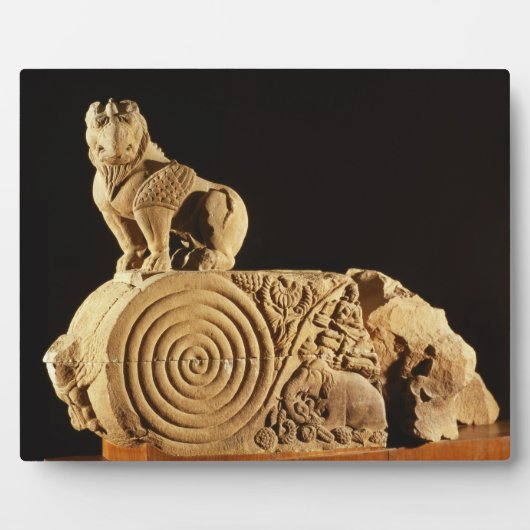 グリフィン、サンチ、MPを持つバフ砂岩のアーキトラブ フォトプラーク (正面)