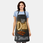 グリルおもしろい引用文スタンドバックパパがグリル エプロン (着用した状態)