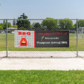 グリルは年次BBQの旗の上で発射されます 横断幕 (インサイチュ)