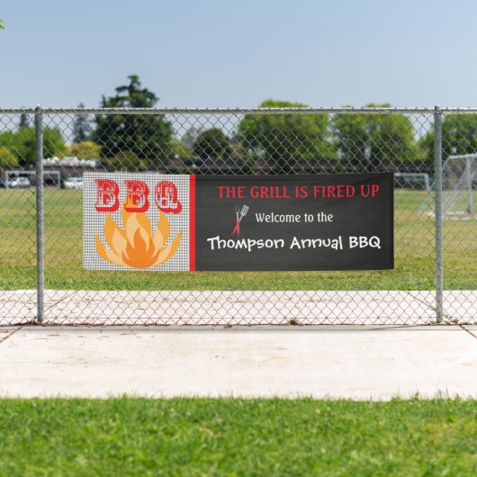 グリルは年次BBQの旗の上で発射されます 横断幕 (インサイチュ)