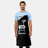 グリルマスターエプロンカスタム – 肉喫煙用の文字 エプロン (着用した状態)