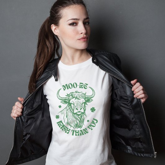 グリーンおもしろいアイリッシュハイランド牛St patricks day Tシャツ