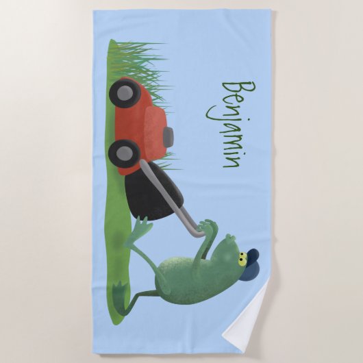 グリーンおもしろいカエルの芝刈り漫画 ビーチタオル (正面)