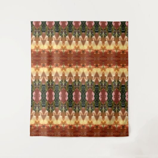 グリーンとアンバーのイカットも タペストリー (正面)