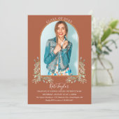 グリーンとゴールドのアーチ テラコッタ フォト 卒業式招待状 招待状 (スタンド正面)