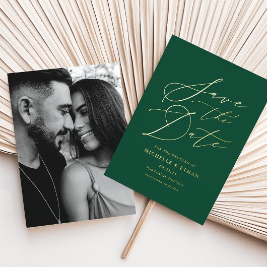 グリーンとゴールドのカリグラフィー写真Save the Date 箔招待状