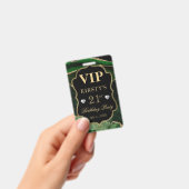 グリーンとゴールドの大理石グリッターアゲート誕生日VIP バッジ (手持ち)