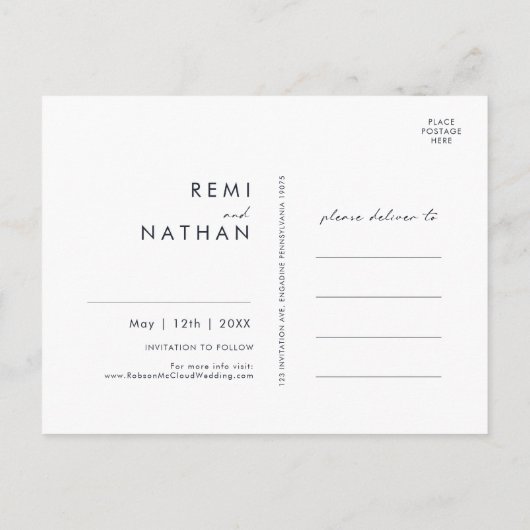 グリーンとゴールドの葉のスクリプトブラック Save The Date インビテーションポストカード (裏面)