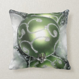 「グリーンとシルバーの輝き」装飾用クッション クッション