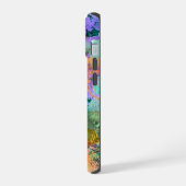 グリーンとパープルの抽象的な花柄 iPhone 15ケース (左側面)