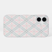 グリーンとピンクのパステル ダイヤモンド柄 iPhone 16ケース (裏面横)