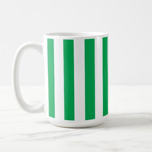 グリーンとホワイトのカバナストライプ柄 コーヒーマグカップ (左)