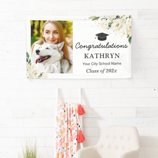 グリーンとホワイトの花をあしらった卒業パーティーの写真 横断幕 (インサイチュ)