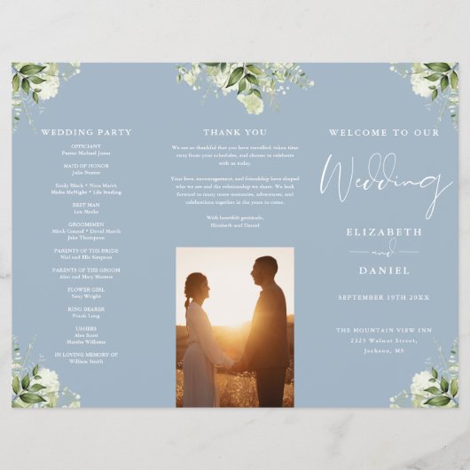 グリーンと花のダスティーブルーの三つ折り結婚式プログラム チラシ (正面)