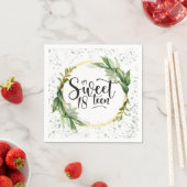 グリーンと金ゴールドグリッタースウィート18thバースデーパーティー スタンダードカクテルナプキン (インサイチュ)