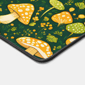 グリーンと金ゴールドコテージのコアフラワーとキノコ デスクマット (コーナー)
