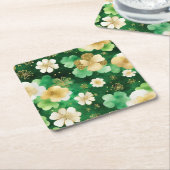 グリーンと金ゴールドセントパトリックの日シャムロック スクエアペーパーコースター (アングル)