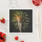 グリーンと金ゴールド花火ホリデーお祝い スタンダードランチョンナプキン (インサイチュ)