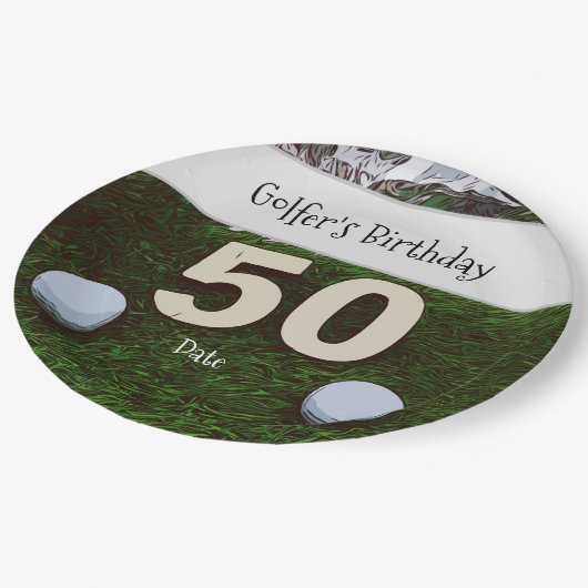 グリーンにボールを置くゴルフ50番目の誕生日 ペーパープレート (アングル)