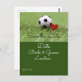 グリーンのインビに赤いハートを結婚付けたサッカーボール ポストカード (正面/裏面)