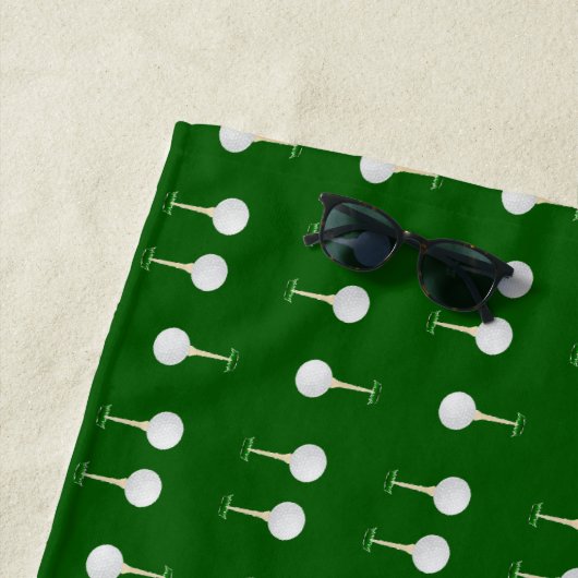 グリーンのゴルフボールパターン ビーチタオル (インサイチュ)